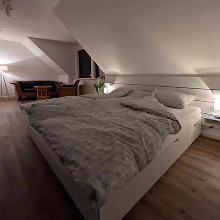 아파트 Plueschmors 그로미츠