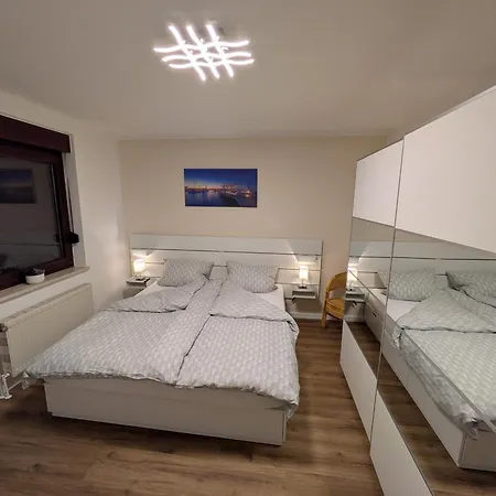 아파트 Plueschmors